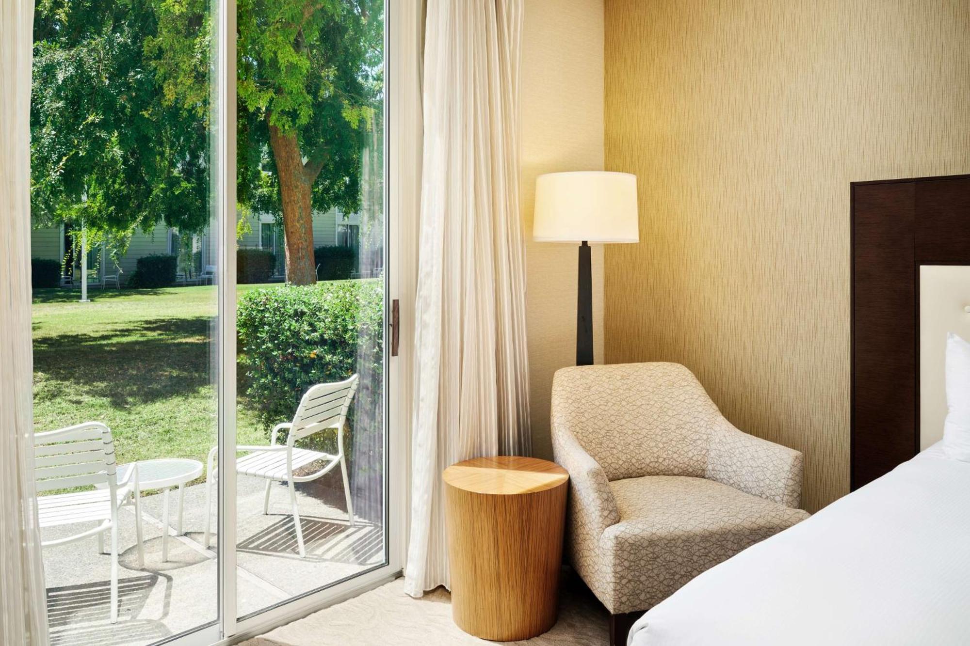 Hilton Oakland Airport Hotel Exterior foto