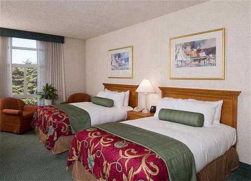 Hilton Oakland Airport Hotel Exterior foto
